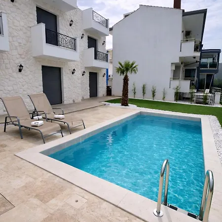 Heaven Pool *